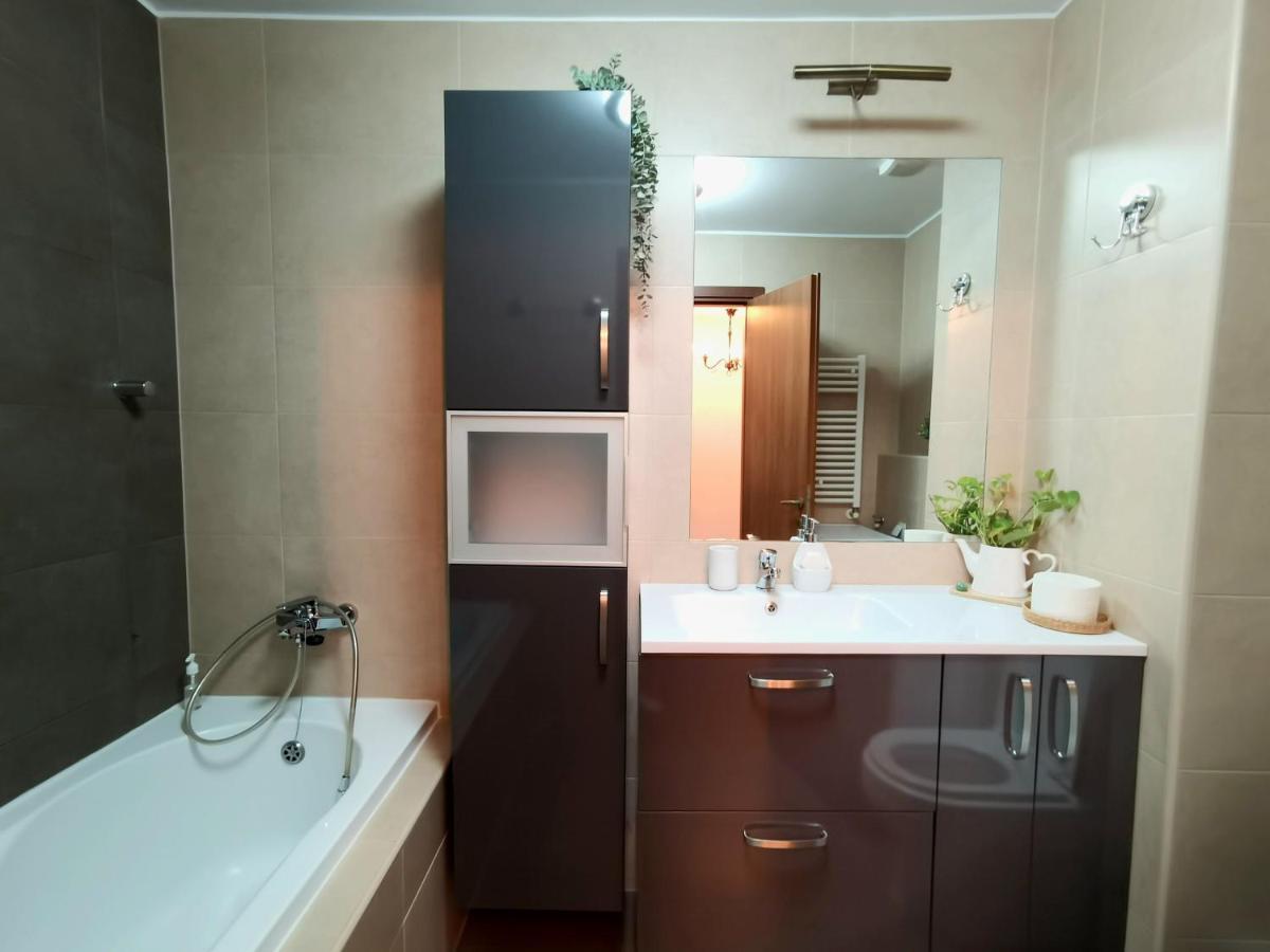 Cosy Boutique 61 Sqm Apartment - Private Parking - Ten Blocks Residence Bucarest Exterior foto